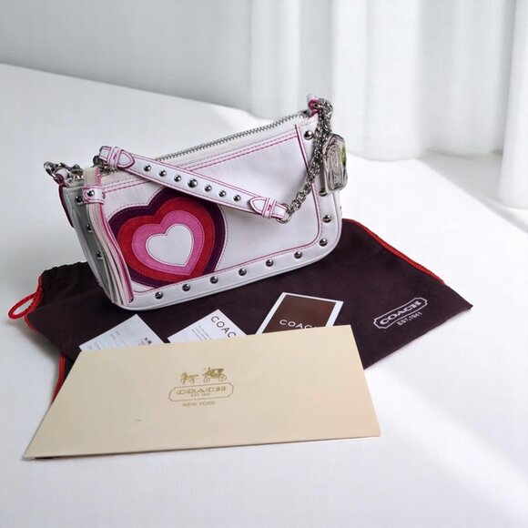 RARE Vintage COACH Valentines Heart bag and wristlet Set - Picture 5 of 14